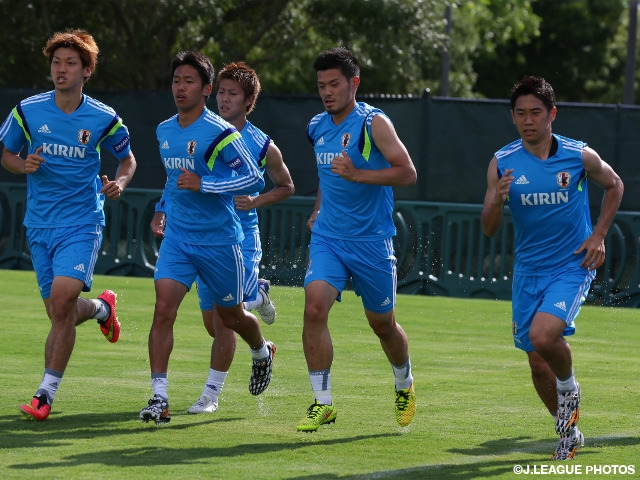 SAMURAI BLUE(Japan National Team) departed for camp just before FIFA World Cup, held 1st training in Florida
