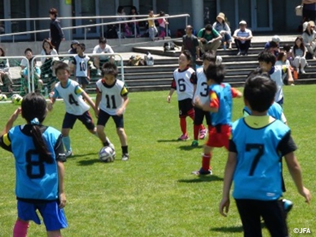 JFAキッズサッカーフェスティバル 青森県の青森市スポーツ会館に、約190人が参加！