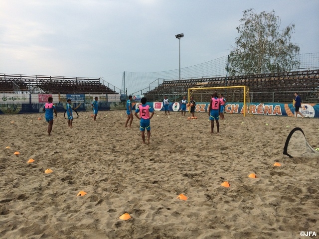 Beach Soccer Japan National Team travel to Hungary