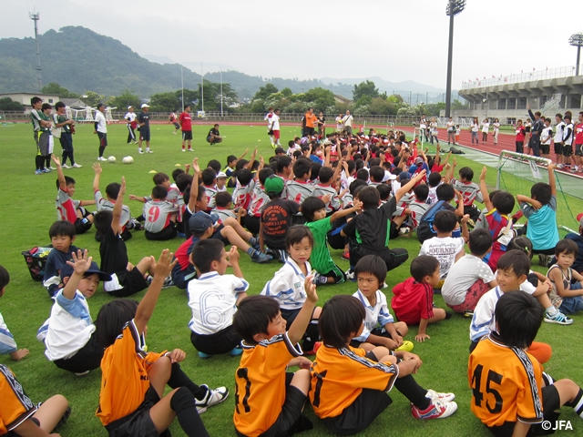 JFAキッズサッカーフェスティバル　滋賀県の彦根総合運動場陸上競技場に、約230人が参加！