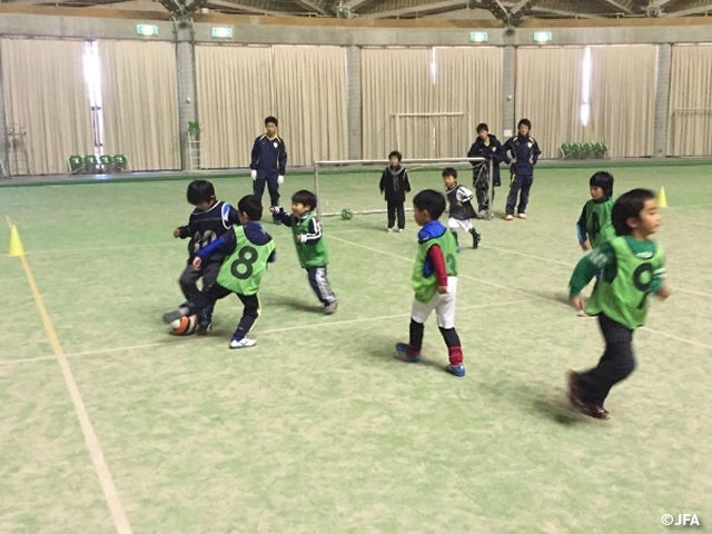 JFAキッズサッカーフェスティバル　長野県松本市のやまびこドームに、約200人が参加！