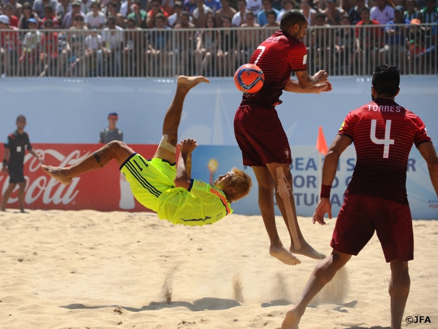 Japan fall to Portugal in opener at FIFA Beach Soccer World Cup Portugal 2015