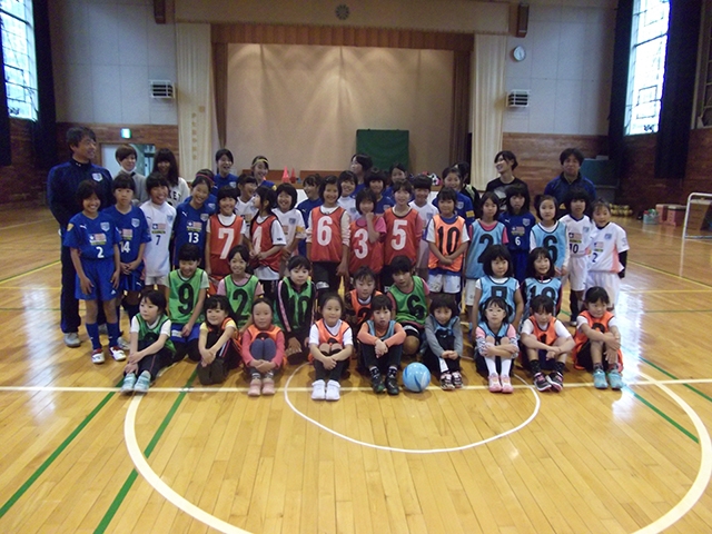 JFAガールズサッカーフェスティバル 長野県飯田市の飯田女子短期大学　体育館に、131人が参加！