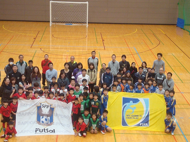 JFAファミリーフットサルフェスティバル 北海道札幌市の厚別区体育館に、93人が参加！