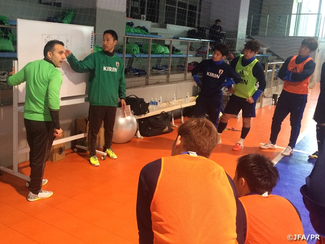 Japan Futsal National squad work on set pieces at training camp