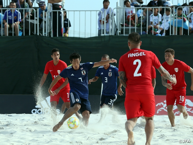Japan Beach Soccer National Team wins over Tahiti in penalties at the Beach Soccer International Friendly Tournament (9/27-29＠Okura Beach Park, Hyogo)