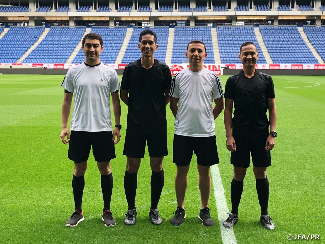 Introduction of the referees in charge of match between SAMURAI BLUE and Venezuela National Team at KIRIN CHALLENGE CUP 2019 (11/19＠Suita)