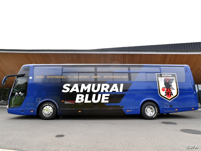 サッカー日本代表オフィシャルチームバス完成のお知らせ　名称募集キャンペーンも開始