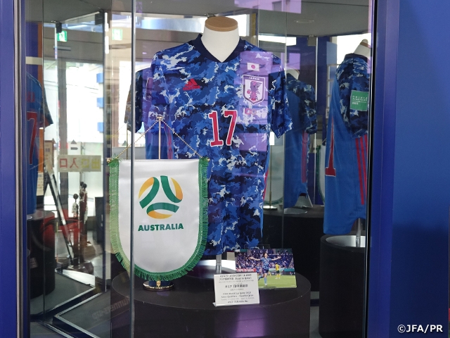 SAMURAI BLUE(日本代表) 10月のアジア最終予選（Road to Qatar）サイン入りユニフォームやシューズなどを展示　～日本サッカーミュージアム～