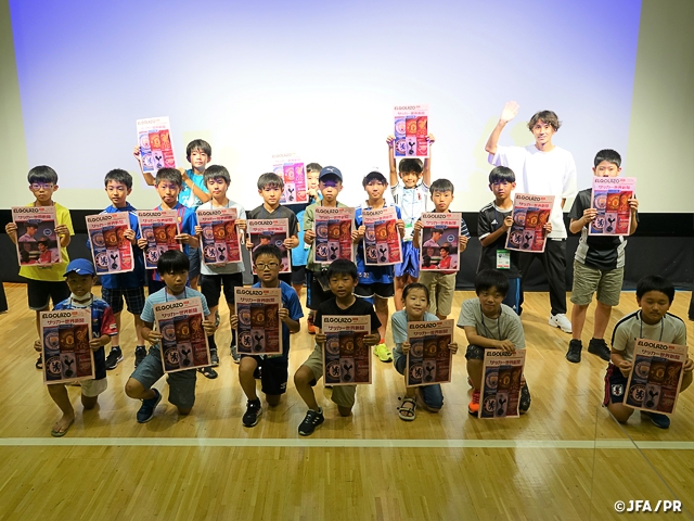 日本サッカーミュージアムで夏休み自由研究スペシャルワークショップ「サッカー世界新聞作り（イングランド編）」を開催