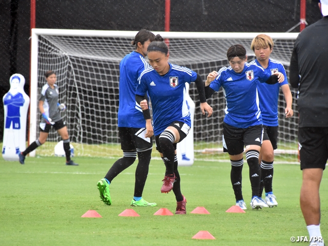 U-20 Japan Women's National Team about to step onto the stage of the World Cup Final