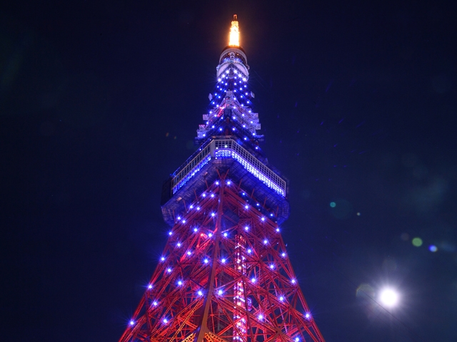 東京タワーがSAMURAI BLUEのチームカラーにライトアップ～「最高の景色」を目指し、試合前夜に日本中に応援を呼びかけ～