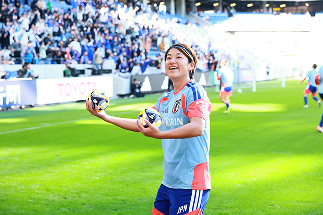 adidas 選手サインボールプレゼント