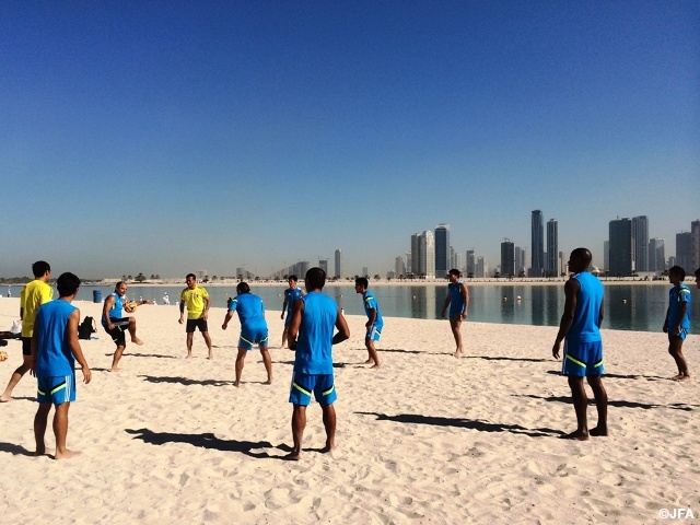 Beach Soccer Japan National Team leave for Phuket after training camp in Dubai