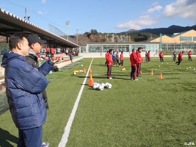 Coaches from Chinese Football Association come to see JFA licensed coaches training courses