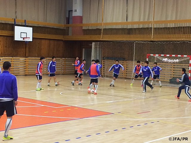 Japan Futsal National Team resume training after travel to Czech Repubic