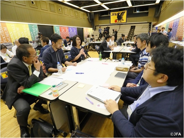 Issues on securing facilities and transmitting/sharing information of football for the disabled were discussed at the ‘JFA Grassroots Promotion Partner Conference’