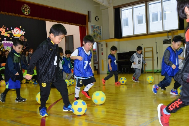 JFAキッズ（U-6）サッカーフェスティバル 北海道稚内市の稚内鈴蘭幼稚園に27人が参加！