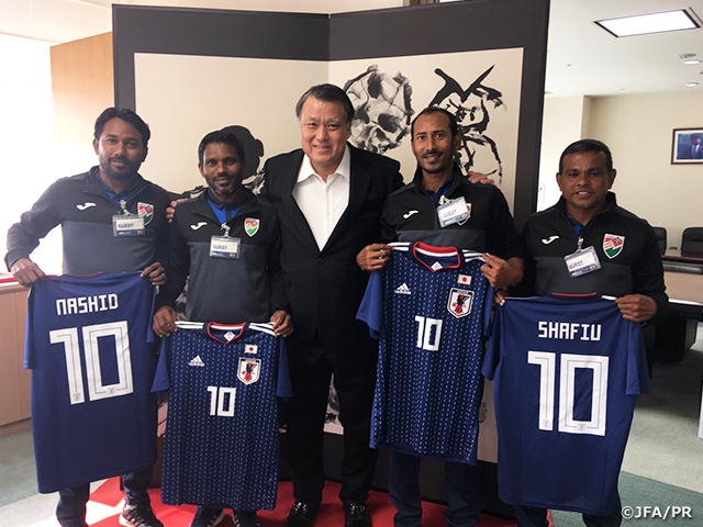 Coaches from the Republic of Maldives visits Japan to observe coaching methods and player development