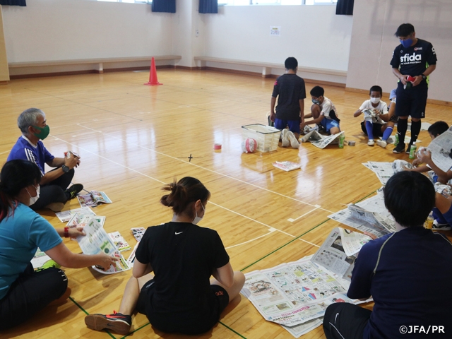 小学校体育サポート研修会を豊見城市民体育館（沖縄県）で開催