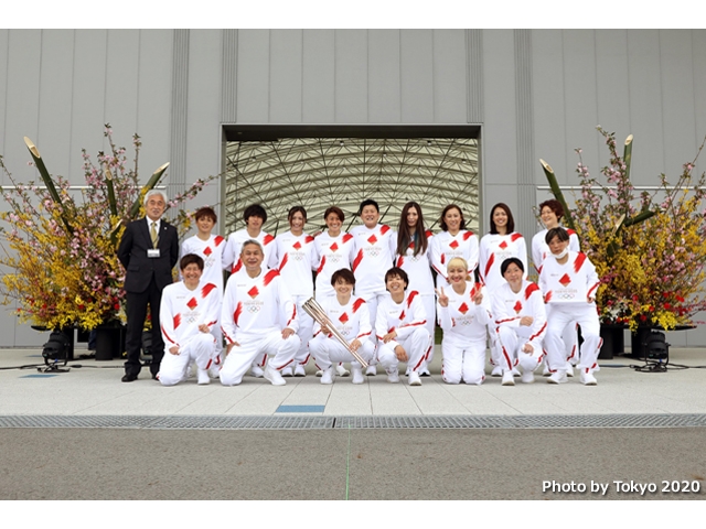 東京オリンピック聖火リレー なでしこジャパン11優勝メンバーが第一走者を務める Jfa 公益財団法人日本サッカー協会