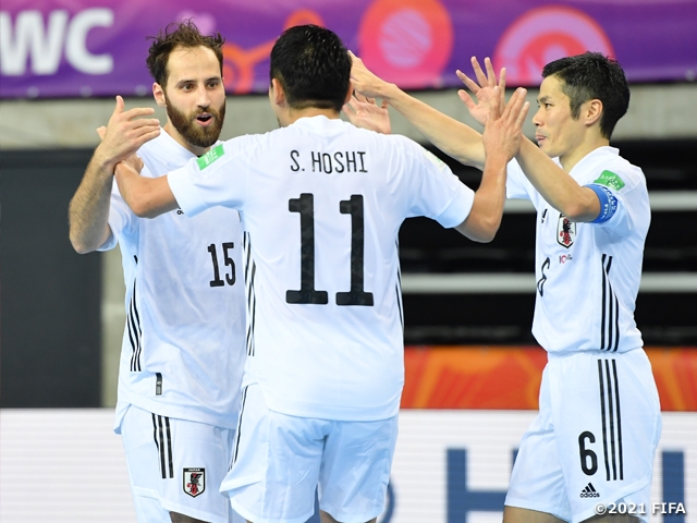 CONMEBOL.com - ¡Avanza Brasil! 🇧🇷👏 La Canarinha le ganó 4-2 a Japón 🇯🇵  y pasó a cuartos de final del Mundial FIFA de Futsal Lituania 2021 🏆🙌 📸  @cbf_futebol #FutsalWC