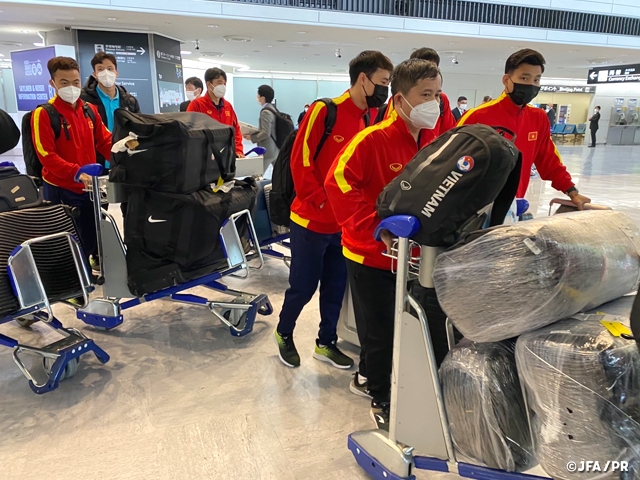 Vietnam National Team arrive in Japan ahead of final match of AFC Asian Qualifiers (Road to Qatar)