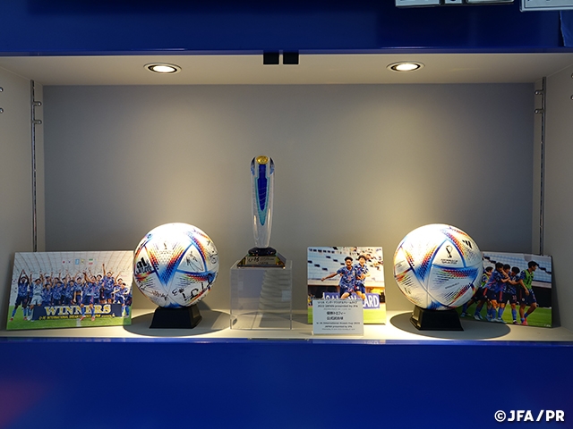U-16 インターナショナルドリームカップのトロフィーなどを展示　～日本サッカーミュージアム～
