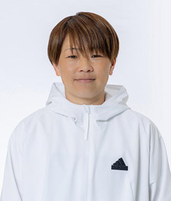 宮間 あや